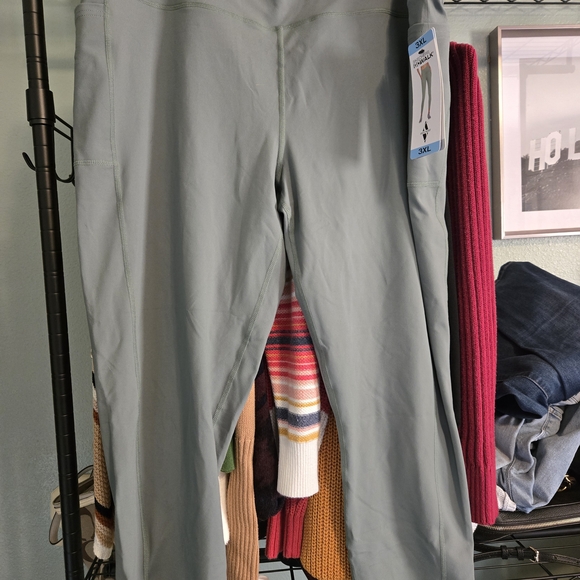 5 Items. Women's 3XL - Picture 9 of 10